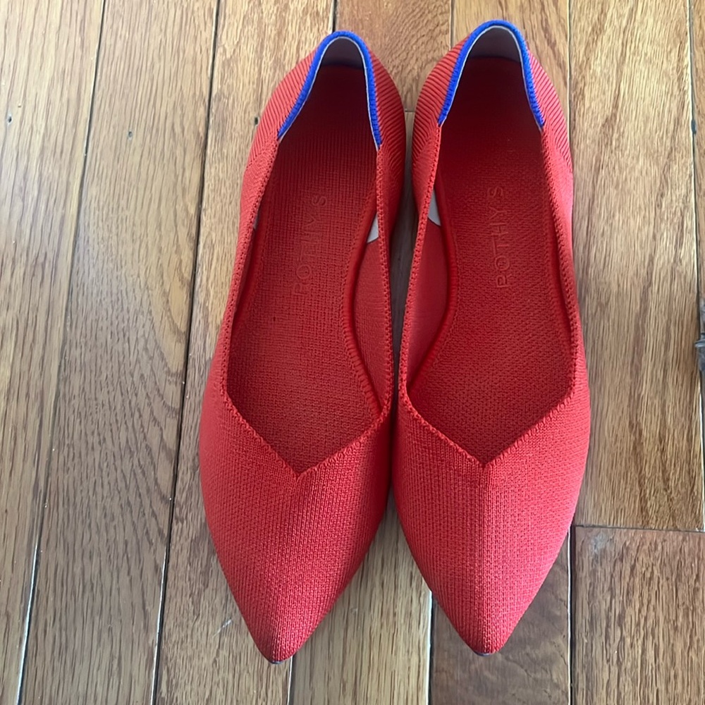 Like new Rothy Flats! Worn once, the bottom isn’t scuffed. They are adorable